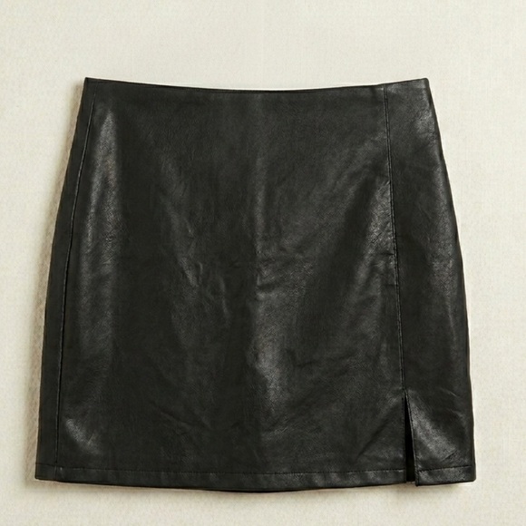 Topshop Faux Leather Mini Skirt with Side Slit - Picture 3 of 14